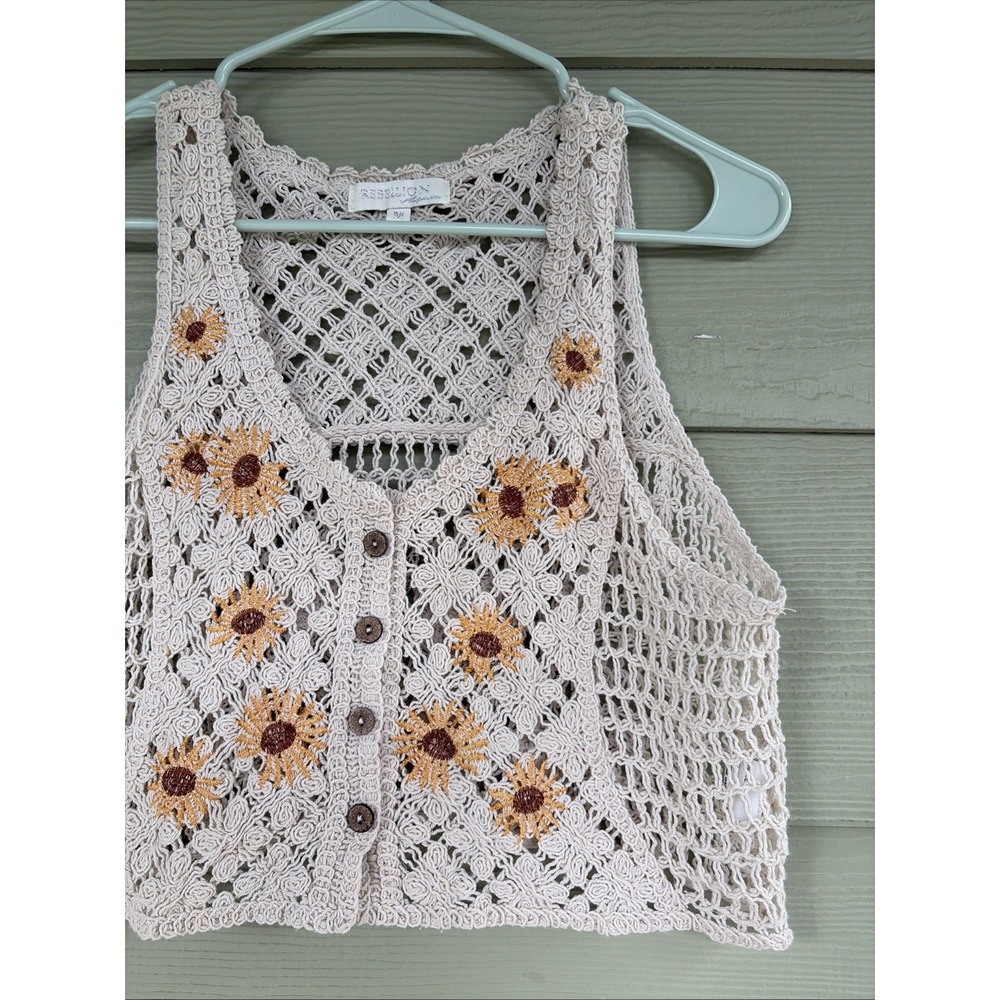 Rebellion Crochet Crop Top in Light Pink with Sunflower Embroidery - Picture 3 of 7